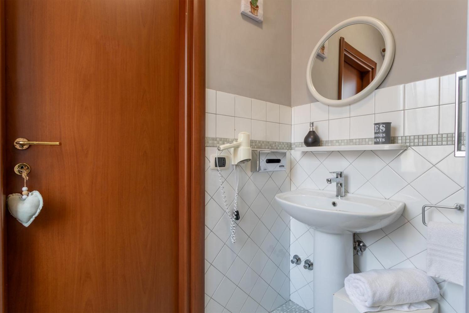 Maxi Paradiso - Guest House A Due Passi Dal Lago Trasimeno Torricella  ภายนอก รูปภาพ